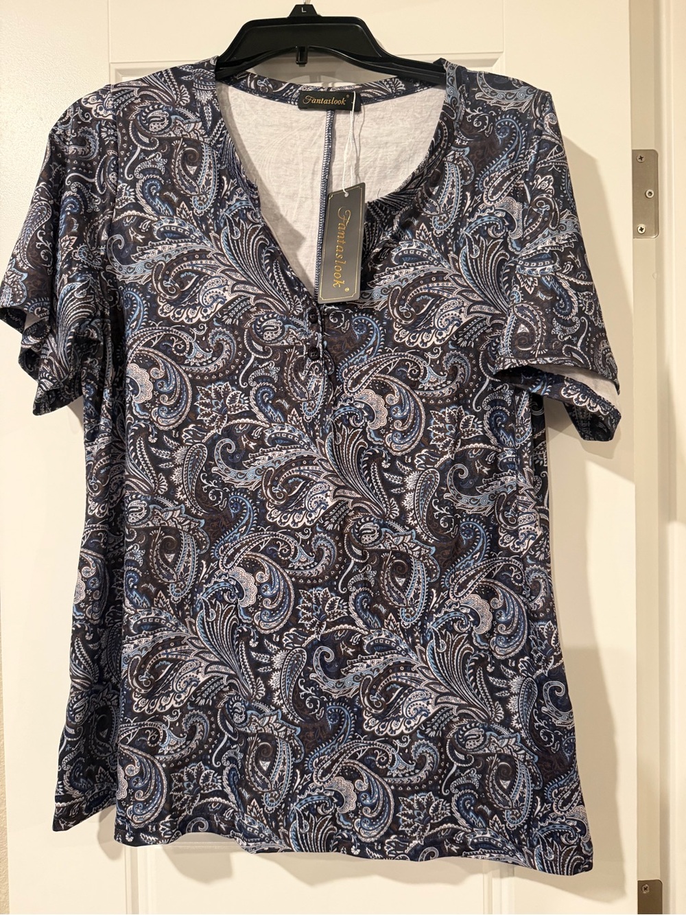 Fantaslook Women's Navy Paisley Short-Sleeve Tee
